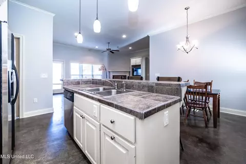 407 Pinebrook Cir, Brandon, MS 39047 photo 11
