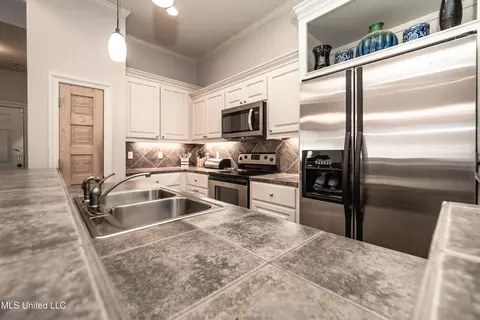 407 Pinebrook Cir, Brandon, MS 39047 photo 8
