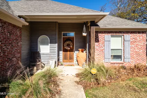 407 Pinebrook Cir, Brandon, MS 39047 photo 2