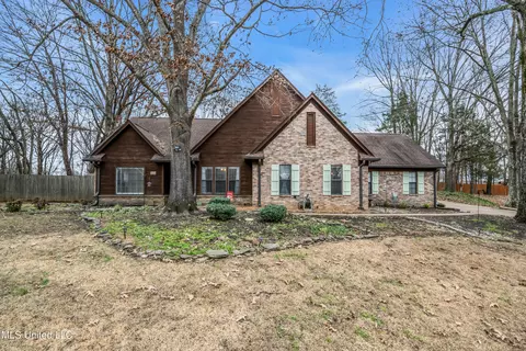 2654 Birch Island Dr, Nesbit, MS 38651