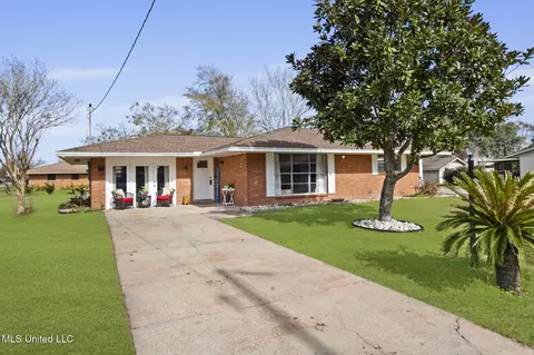 108 Charleswood Ln, Long Beach, MS 39560