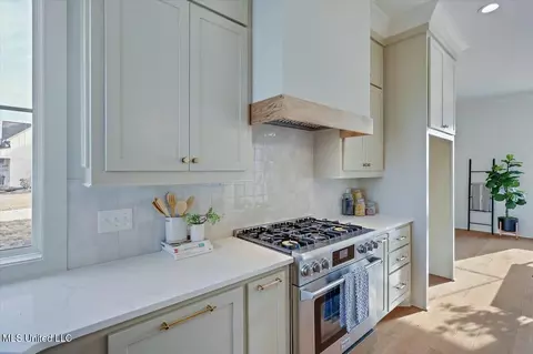 Kitchen - 202 Disciple Dr, Brandon, MS 39047 photo 3 of 5