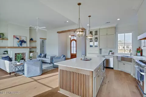 Kitchen - 202 Disciple Dr, Brandon, MS 39047 photo 2 of 5