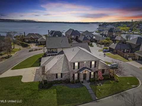 147 Summers Bay Dr, Ridgeland, MS 39157