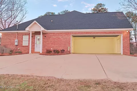 Exterior - 2176 Johns Mayton Rd, Brandon, MS 39042 photo 5 of 12
