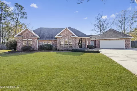 6700 Orchard Rd, Ocean Springs, MS 39564