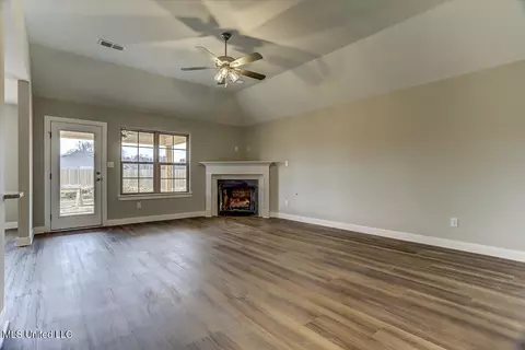 Living - 6523 Carmel Pointe, Walls, MS 38680 photo 1 of 2