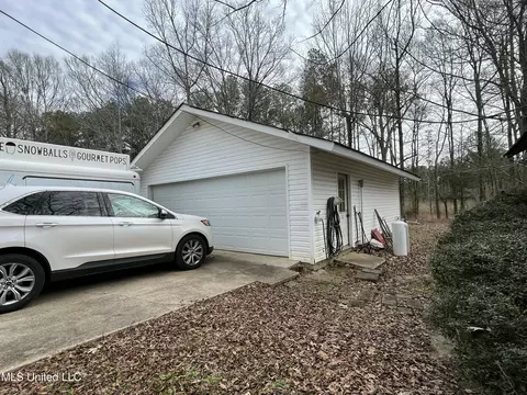 Exterior - 1281 Sanctuary Dr, Brandon, MS 39042 photo 5 of 11