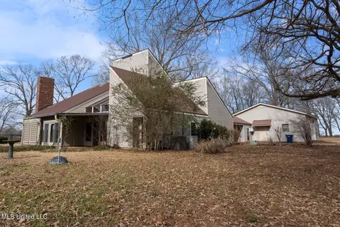 978 Walnut Rd, Sardis, MS 38666 photo 3
