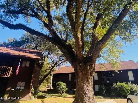 113 Molokai #D, Diamondhead, MS 39525