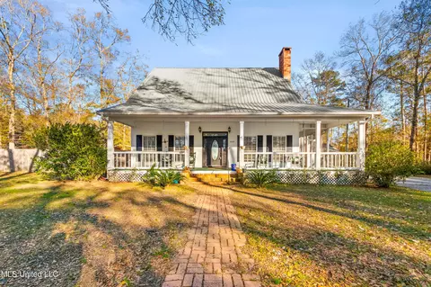 16649 Old River Rd, Vancleave, MS 39565