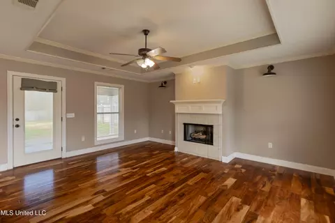 Living - 106 Blackstone Cir, Brandon, MS 39047 photo 1 of 4