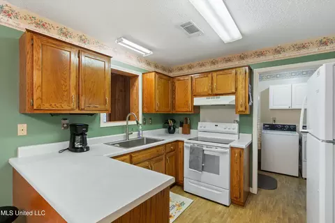 1560 Highway 2, Hickory Flat, MS 38633 photo 9