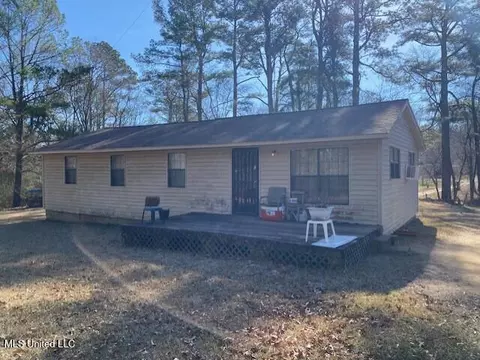 28 Peppertree Ln, Senatobia, MS 38668
