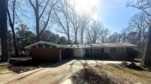 235 Daniel Lake Blvd, Jackson, MS 39212
