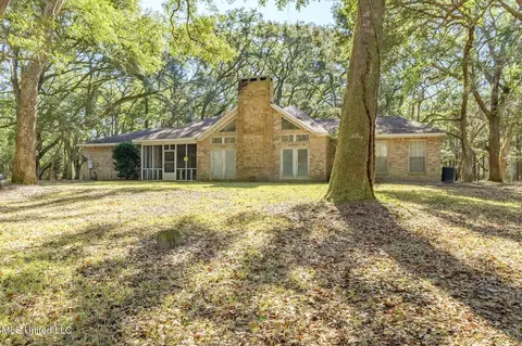 6601 Nutbank Rd, Moss Point, MS 39562