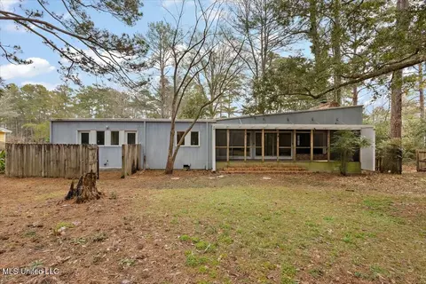 Exterior - 5557 Ridgewood Rd, Jackson, MS 39211 photo 5 of 8
