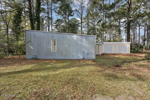 Exterior - 5557 Ridgewood Rd, Jackson, MS 39211 photo 2 of 8