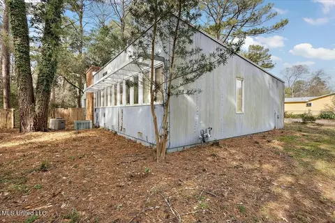 Exterior - 5557 Ridgewood Rd, Jackson, MS 39211 photo 3 of 8