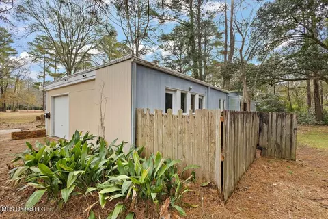 Exterior - 5557 Ridgewood Rd, Jackson, MS 39211 photo 7 of 8