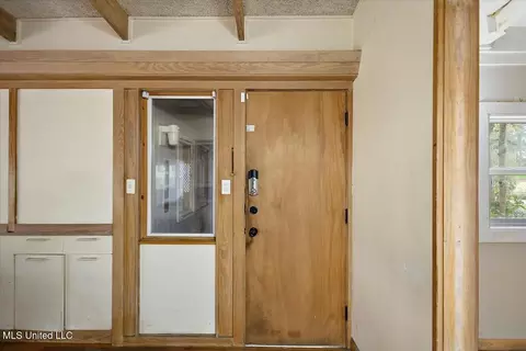 Entry Way - 5557 Ridgewood Rd, Jackson, MS 39211 photo 1 of 1