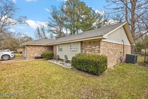 5220 Sedgwick Dr, Jackson, MS 39211 photo 3