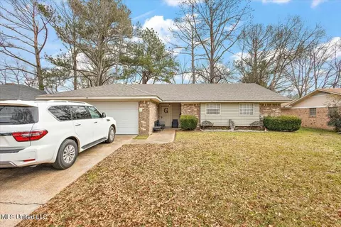 5220 Sedgwick Dr, Jackson, MS 39211