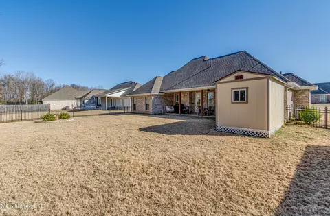 Exterior - 511 Crestmoor Dr, Canton, MS 39046 photo 7 of 8