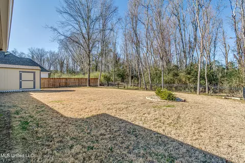 Exterior - 511 Crestmoor Dr, Canton, MS 39046 photo 6 of 8