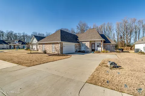 Exterior - 511 Crestmoor Dr, Canton, MS 39046 photo 2 of 8