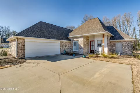 511 Crestmoor Dr, Canton, MS 39046