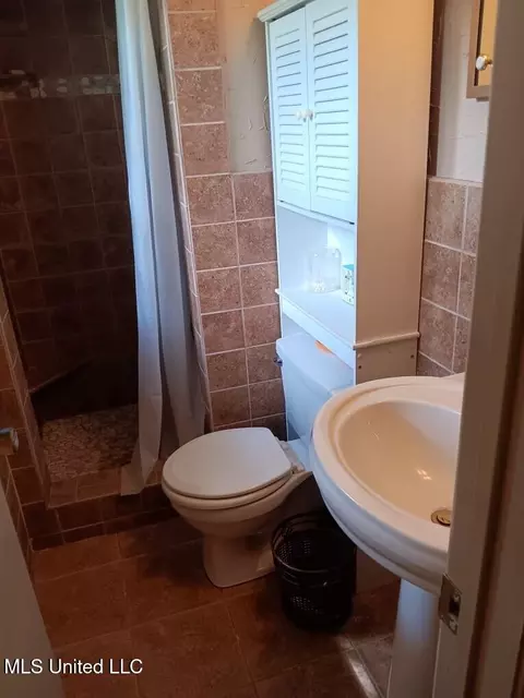 Bath - 103 Lombardy Rd, Drew, MS 38737 photo 1 of 1