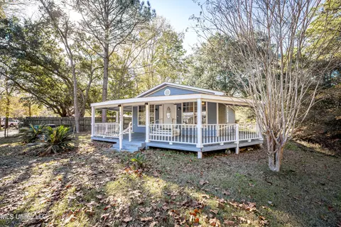 7633 Lexington Dr, Biloxi, MS 39532