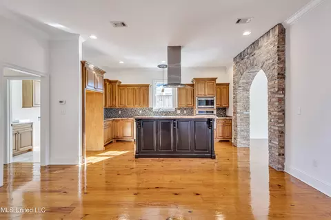 Kitchen - 948 Caroline Dr, Biloxi, MS 39532 photo 5 of 5
