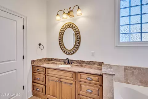 Bath - 948 Caroline Dr, Biloxi, MS 39532 photo 2 of 2