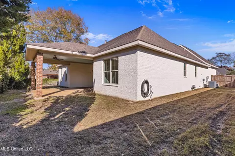 Exterior - 948 Caroline Dr, Biloxi, MS 39532 photo 3 of 4
