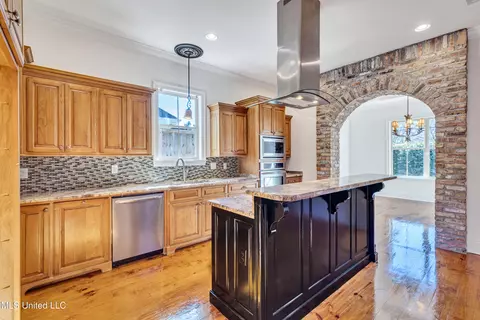 Kitchen - 948 Caroline Dr, Biloxi, MS 39532 photo 1 of 5