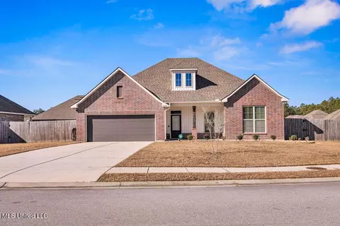 12803 Jackson Lee Dr, Ocean Springs, MS 39564