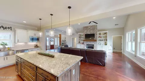 Entry Way - 1515 Wheeler Rd, Hernando, MS 38632 photo 2 of 3