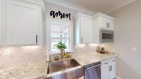 Kitchen - 1515 Wheeler Rd, Hernando, MS 38632 photo 5 of 5