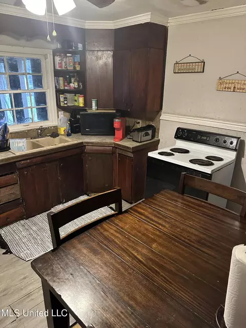 Kitchen - 3190 Charleston Dr, Jackson, MS 39212 photo 1 of 1