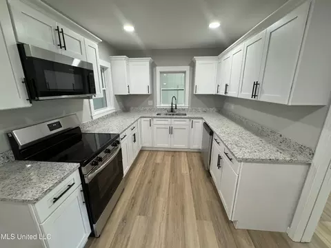 Kitchen - 3202 Gaines Rd, Corinth, MS 38834 photo 1 of 1