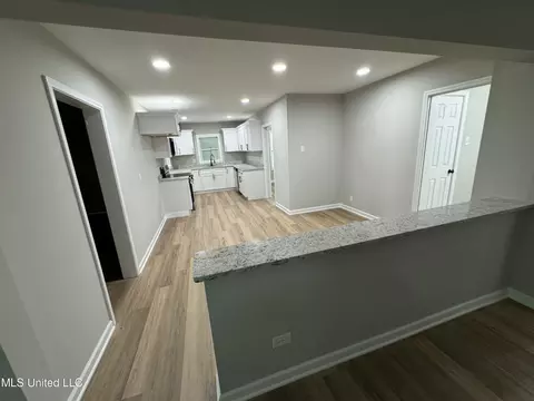 Entry Way - 3202 Gaines Rd, Corinth, MS 38834 photo 1 of 4