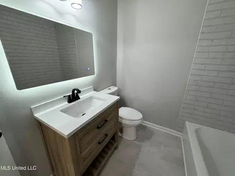 Bath - 3202 Gaines Rd, Corinth, MS 38834 photo 1 of 8