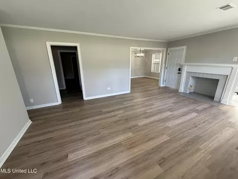 Living - 3202 Gaines Rd, Corinth, MS 38834 photo 1 of 5