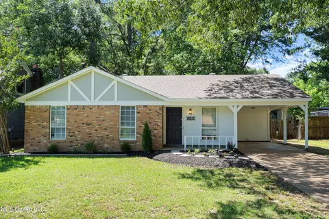 8615 Bridgewood Dr, Southaven, MS 38671