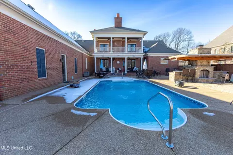 Exterior - 4864 Malone Rd, Olive Branch, MS 38654 photo 5 of 14
