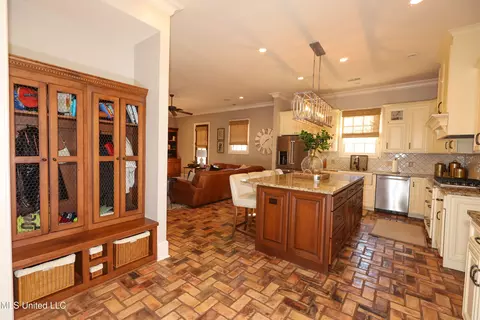 Entry Way - 4864 Malone Rd, Olive Branch, MS 38654 photo 5 of 11