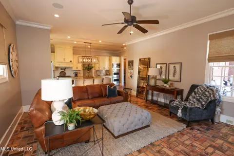 Living - 4864 Malone Rd, Olive Branch, MS 38654 photo 5 of 7