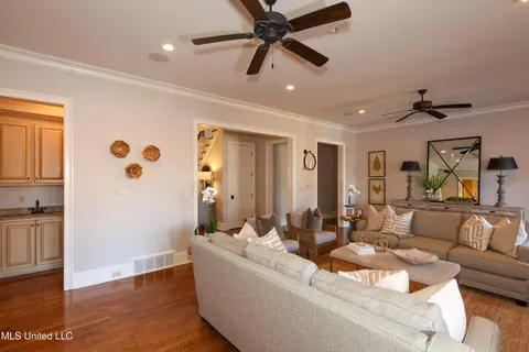 Living - 4864 Malone Rd, Olive Branch, MS 38654 photo 3 of 7